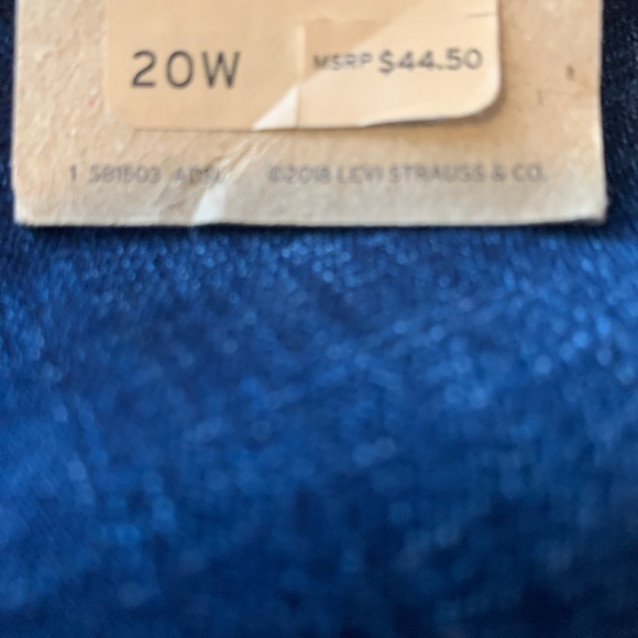 Levi’s plus size sculpt classic jean shorts. NWT. Retail‎ 45 - Picture 10 of 10